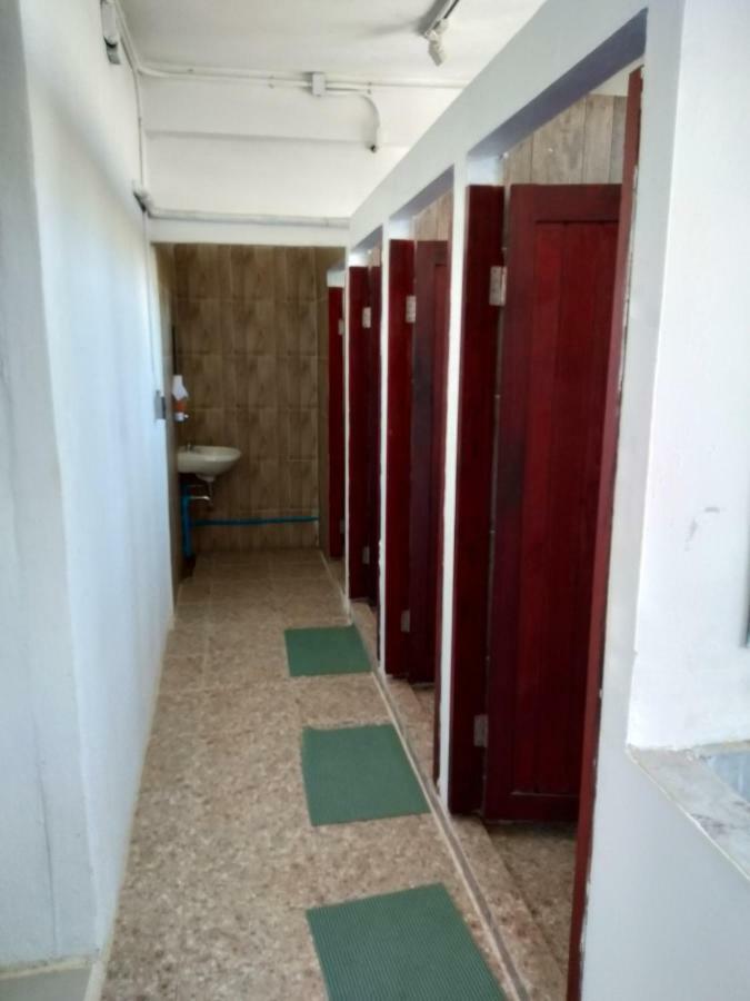 Yellow Flower Hostel Чіанграй Екстер'єр фото