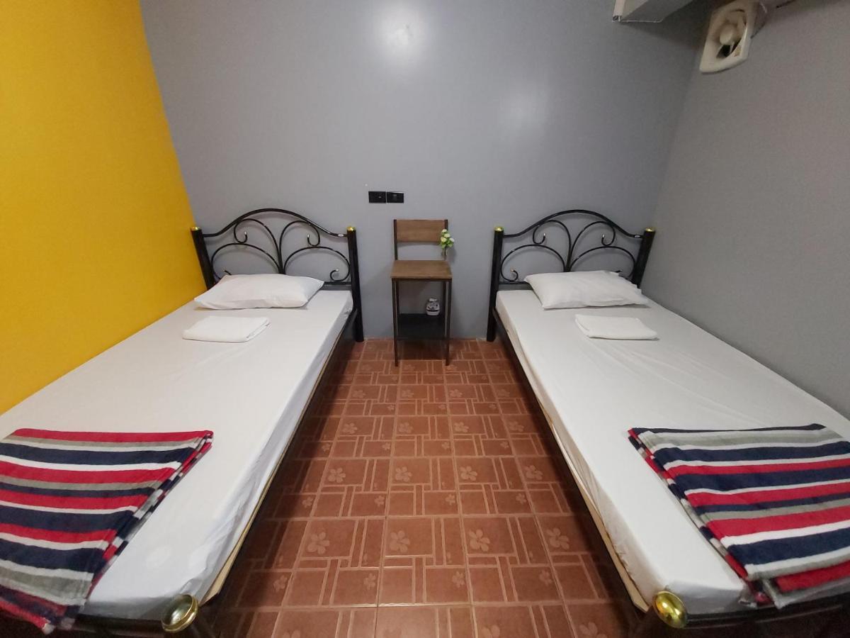 Yellow Flower Hostel Чіанграй Номер фото